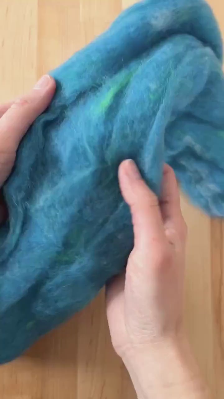Cerulean Blue Needle Felting Wool, Wool Batting, Batts, Wet Felting, Spinning, Dyed Felting Wool, Turquoise Blue, Fiber Art Supplies