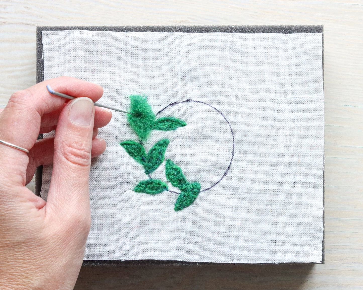 Christmas Wreath Ornament - Needle Felting Kit -  Beginner